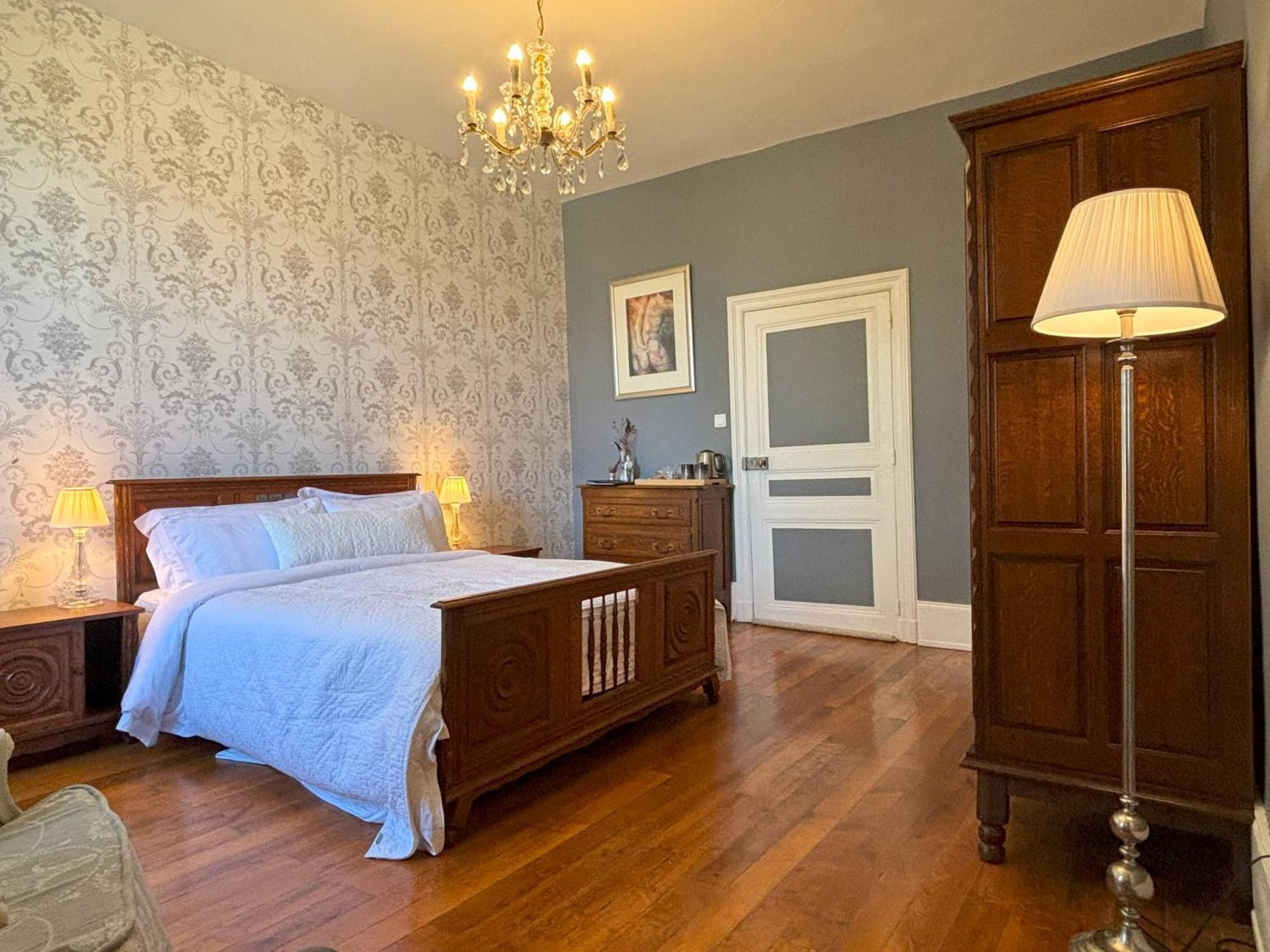 Chateau De Bruges Lapeyrouse Екстериор снимка