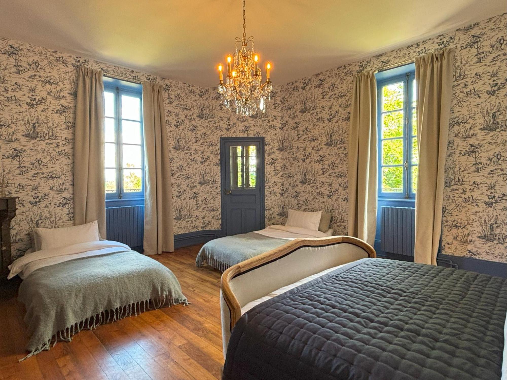 Chateau De Bruges Lapeyrouse Екстериор снимка